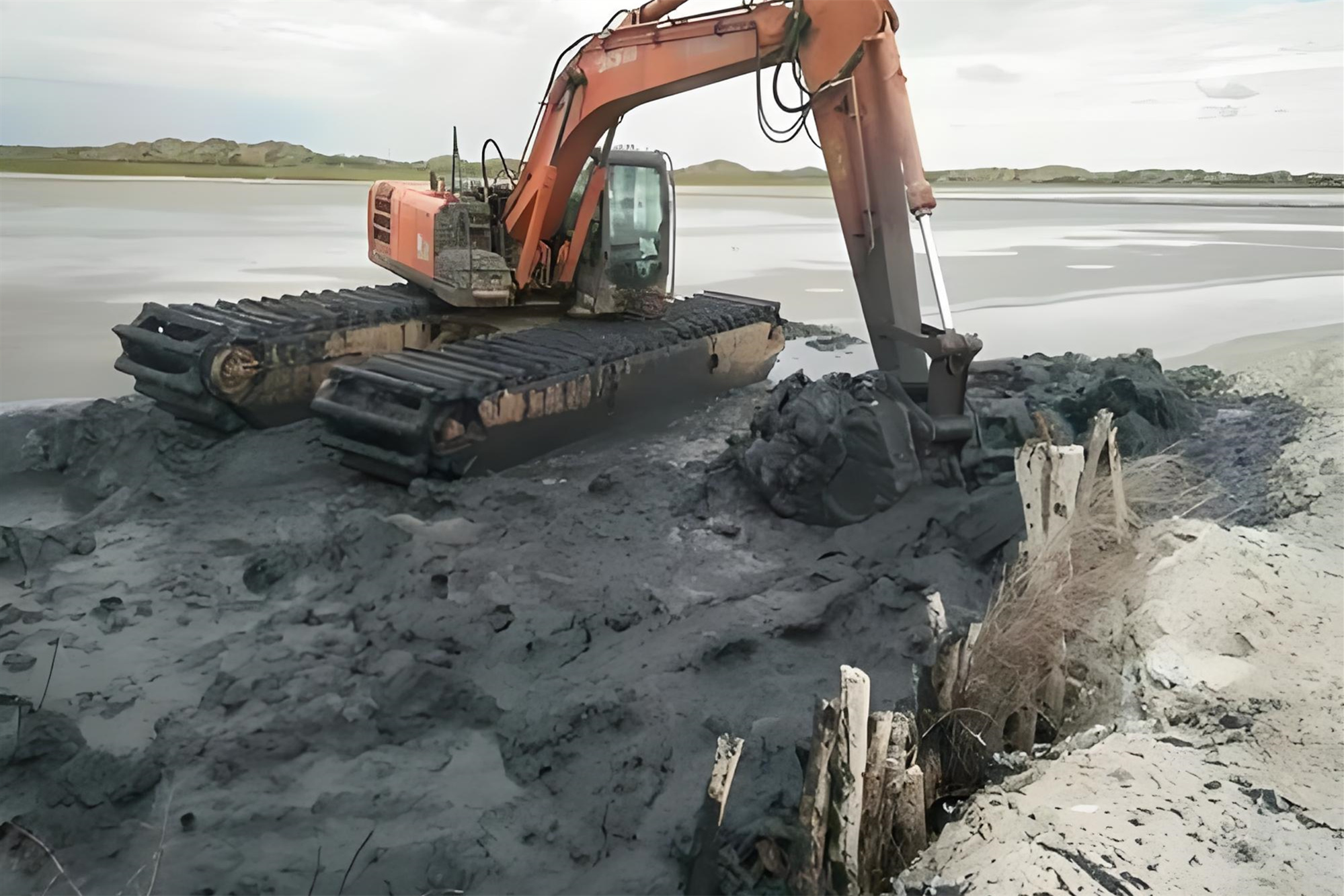 河南鄭州挖機清淤施工隊-沼澤地清淤的施工團隊需要什么資質(zhì)？